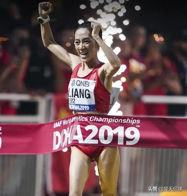 梁瑞女子50公里竞走夺得田径世锦赛中国队首金,她冲刺时已是凌晨4点,这是怎么回事?