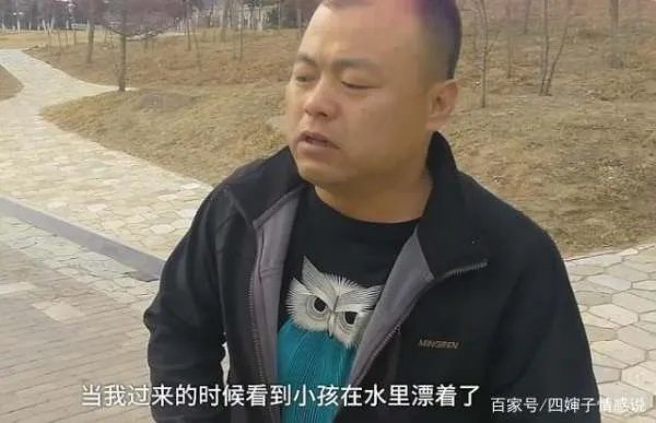 男孩骑车坠河,妈妈姥姥跳河救娃却溺亡!男孩已被好心人救起,你怎么看?