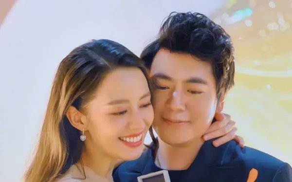 吉娜晒与郎朗合照秀恩爱,夫妻俩浪漫牵手,两人的状态如何?