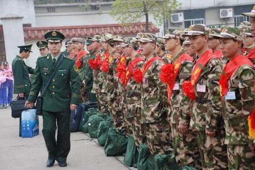 浙江两名高校学生拒服兵役被处罚，这是谁的问题？