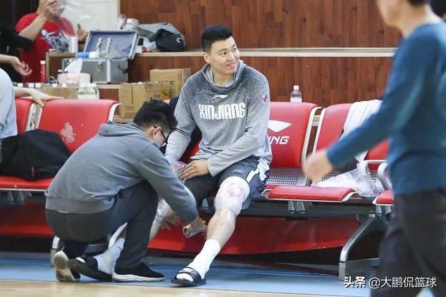 李根因伤缺战上海男篮比赛,被主教练李秋平所指责,对此你怎么看?