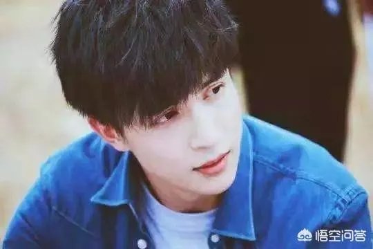 薛之谦到底为什么会爆红?又为什么他的负面会引爆网络?