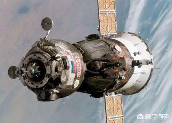 美国SpaceX公司的载人版“龙”飞船成功返回地球,它的组合伞减速技术比单伞难在哪里?