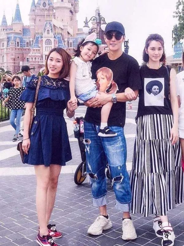 结婚12年,老妻少夫波折多,50岁的香港女星洪欣现状如何?