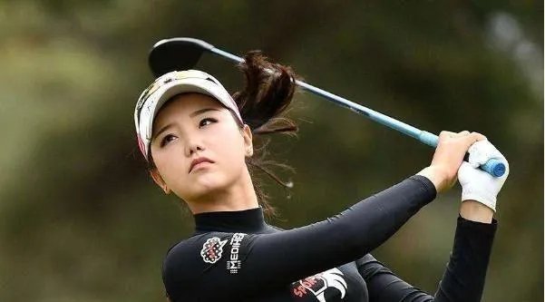 她放弃日本高薪待遇，坚持要做中国人为国拿冠军，22岁的她怎样了？