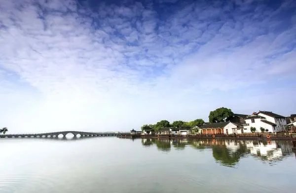 请问上海到周庄怎么坐车最快?以及周庄的景点介绍,谢谢。