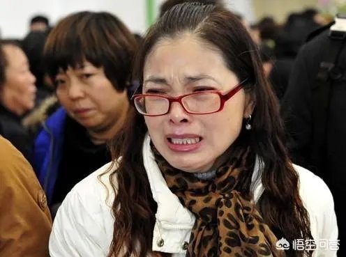 对于让班主任试喝牛奶一事，你有何看法？