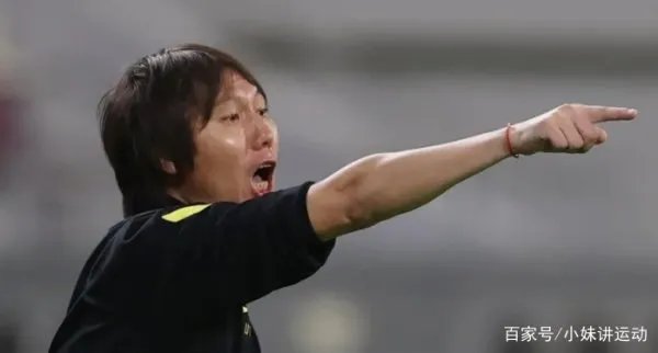 国足1比1战平阿曼,如何评价李铁本场比赛的临场调整?