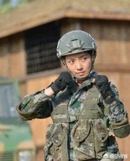 特总兵之,火凤凰的教导员是谁?