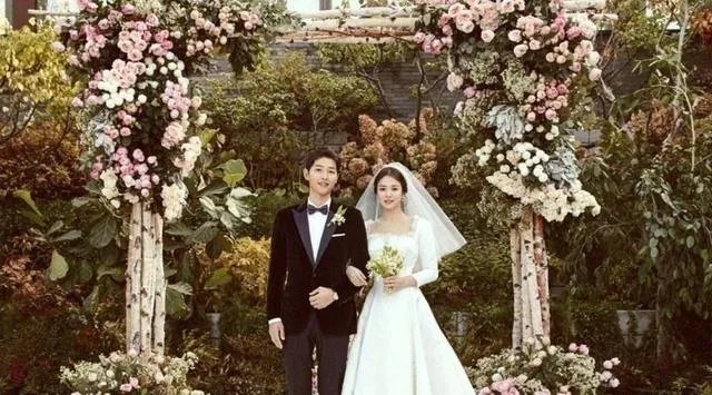 为什么说宋慧乔宋仲基的感情变化比合作电视剧《太阳的后裔》还精彩?