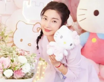 李冰冰庆生照曝光,48岁的李冰冰看起来为何丝毫不输赵丽颖?