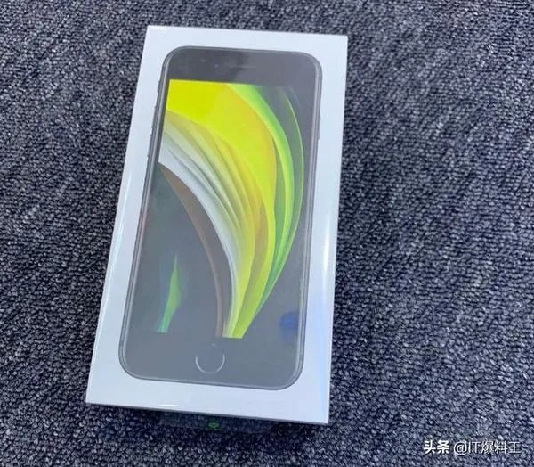 嫌新iPhone SE内存太小、国内大神成功爆改至512G!