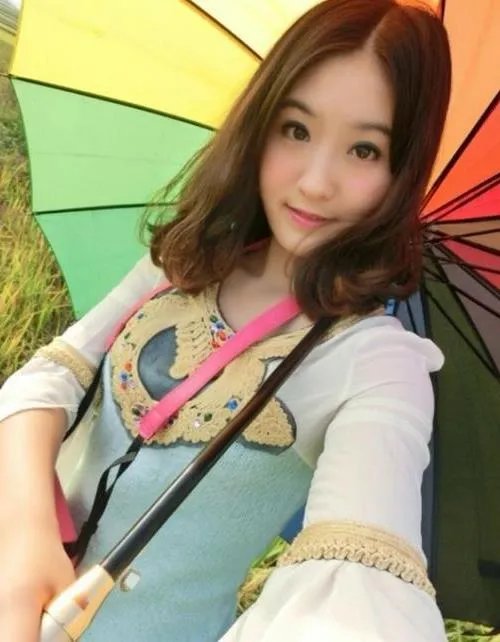 背影女神正面照曝光:清纯甜美(组图)