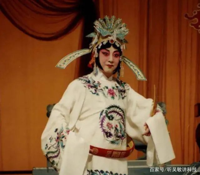 悲痛!梅兰芳亲传弟子杜近芳去世,享年89岁,为什么她身世成谜一生坎坷?