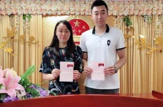 被闺蜜搭档夺走男友的羽毛球奥运冠军赵芸蕾现在感情生活如何?
