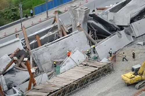 无锡312国道高架垮塌，出了这种事故谁来负责？