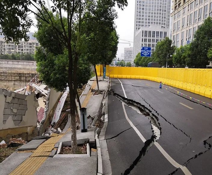 南昌路面突发塌陷的真实原因是什么?