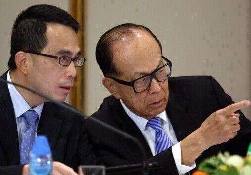 国民老公王思聪参加老同学婚礼,大手笔随礼30万,这事你怎么看?