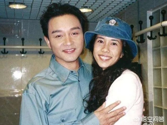 莫文蔚发文纪念张国荣62岁冥诞，莫文蔚为啥叫张国荣叔叔？