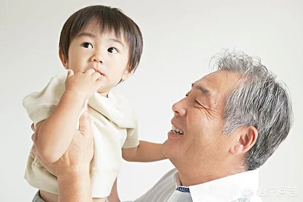 孩子的爷爷奶奶、外公外婆应该在育儿过程中起到哪些积极作用?