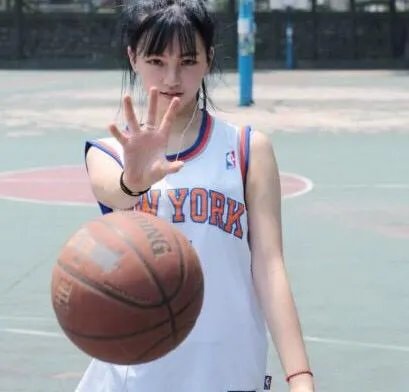 武汉美女众多,武汉大学的校花中你最喜欢哪一个呢?