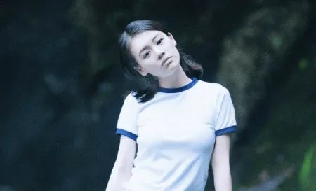 马思纯空降粉丝群，否认没事业心恋爱脑，称过去一年在治疗抑郁症，咋看？