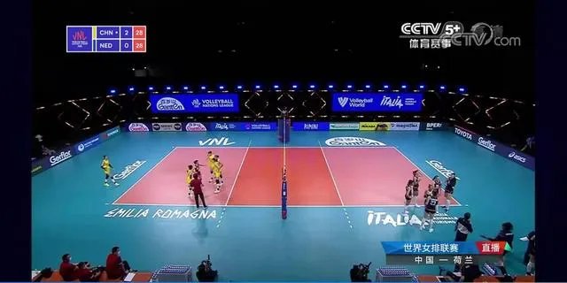 33-31,第3局,中国女排VS荷兰女排,为什么会惊现超高比分?
