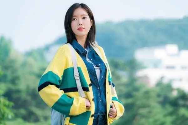 《我的ID是江南美人》为什么女主幼时从来没有正面出现？