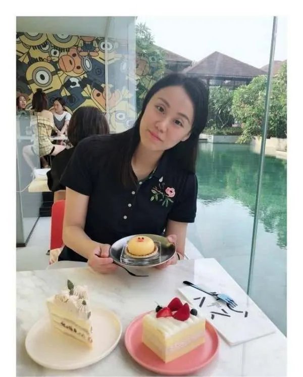 被闺蜜搭档夺走男友的羽毛球奥运冠军赵芸蕾现在感情生活如何?