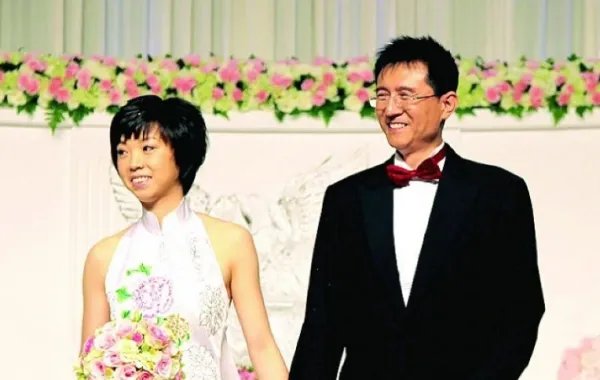 徐威和袁立在一起了12年,为何后来徐威转头迎娶张怡宁?