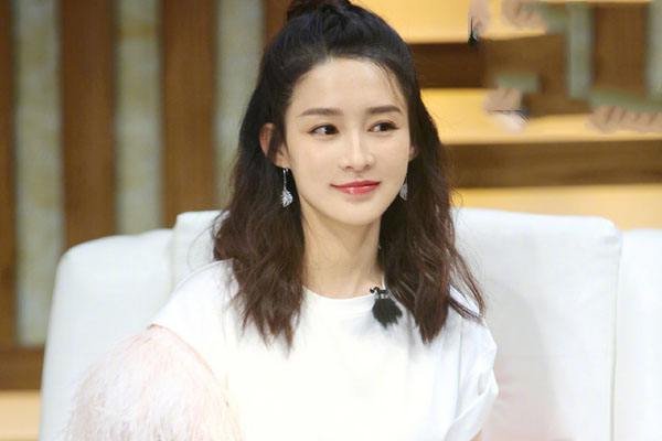 李沁求生欲满满,是娱乐圈的一股清流,她凭什么得到如此称赞?