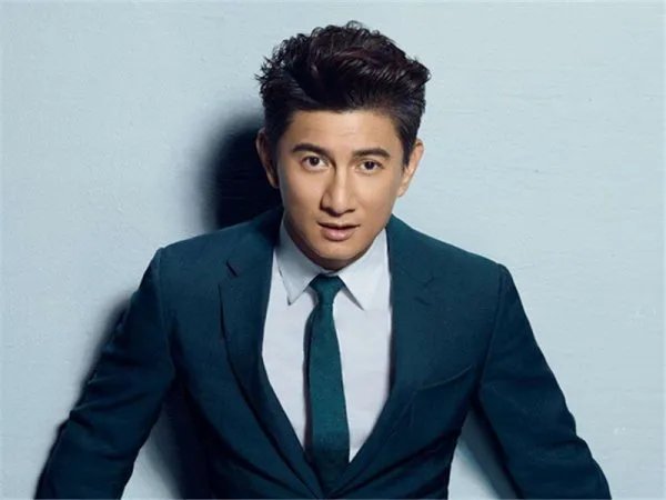 《元气满满的哥哥》吴奇隆被保安误认成坏人按倒,导演为什么急了?