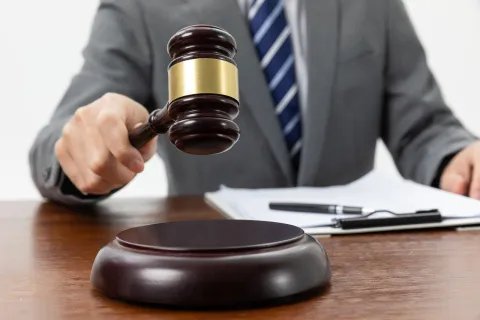 请律师辩护刑事案件一般需要多少钱？