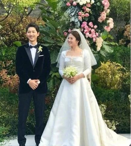 为什么说宋慧乔宋仲基的感情变化比合作电视剧《太阳的后裔》还精彩?