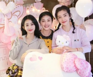 李冰冰庆生照曝光,48岁的李冰冰看起来为何丝毫不输赵丽颖?