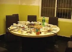 火锅店吃出了创可贴?