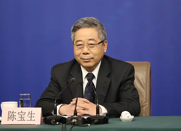 教育部长对大班额有什么措施？