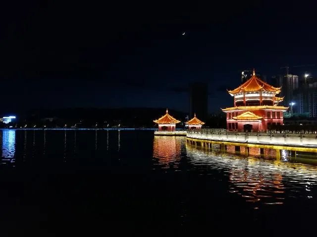 云南红河州蒙自市有什么值得推荐的旅游景区吗？