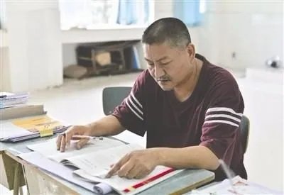 “高考最牛钉子户”备战第21次高考,如此执着于高考真的有意义吗?