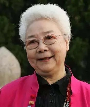 田华:从贫民女到艺术家,一家四口皆患癌去世,今92岁为何仍要挣钱养家?