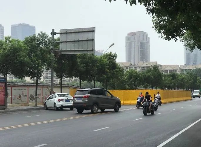 南昌路面突发塌陷的真实原因是什么?