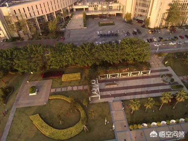 第一次买无人机大概多少钱的可以,容易上手么?