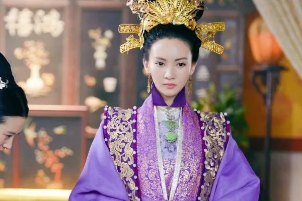 万贵妃是唐朝第一个掌管后宫的人，她最后是怎么死的？