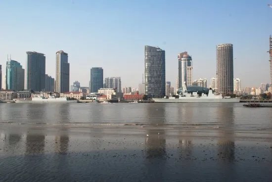 男子直播跳黄浦江被行拘5日,这是在拿生命下赌注吗?