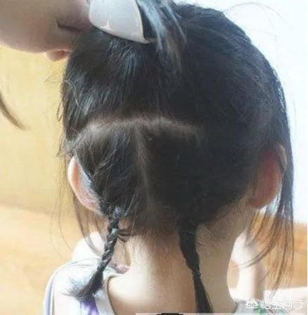 小女孩可爱发型绑扎方法图解,儿童发型扎法推荐?