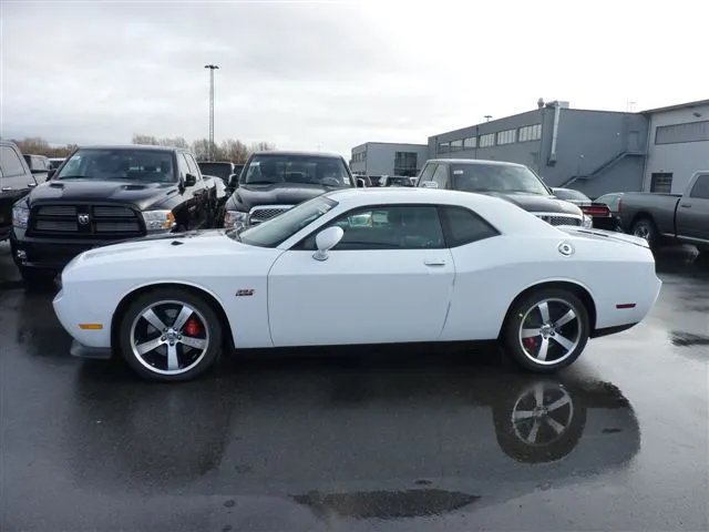 道奇Challenger SRT8 392那款车好霸气,现在能买到吗,多少钱?