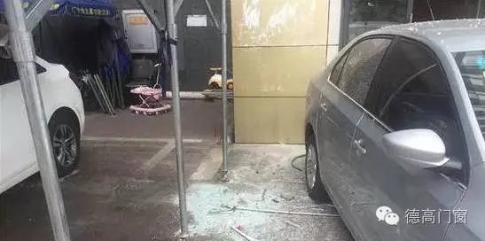 门窗坠落屡次发生,谁来保障安全?