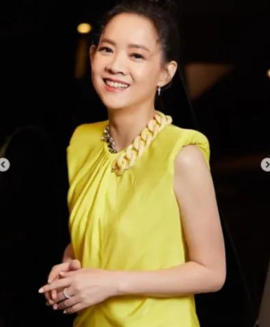 曾宝仪称未获金钟奖很遗憾,她为何如此重视该奖项?