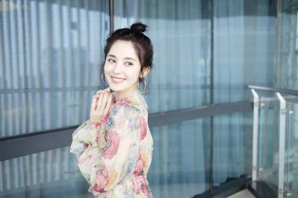 娜扎和郑爽都是张翰的前女友，她们两会不会私下有交流过？