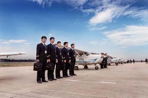 深航遇紧急情况骤降近6千米,飞机还发生过哪些类似情况?